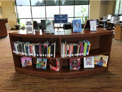 Bookshelf is located inside the main entrance of Murray Library and houses the new books and recreational reading collection. Friends contributed to the purchase.