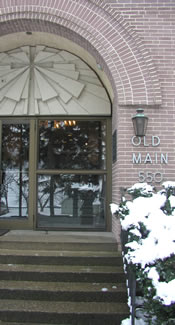 picture of entrance to Old Main building