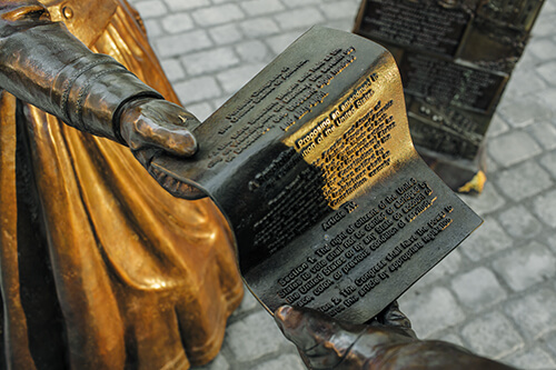 Monument honors 15th, 19th amendments