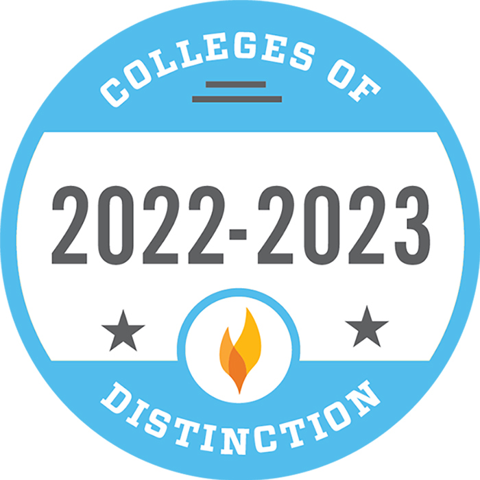 A blue and white circle with the words: Colleges of Distinction 2022-2023