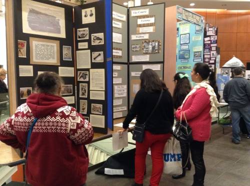 History day exhibits with people