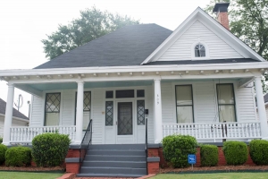 Dexter Avenue MLK Parsonage home at 309 South Jackson St, Montgomery, AL