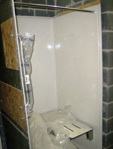 Frey Hall ground floor shower