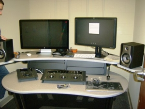 Murray Library work station room