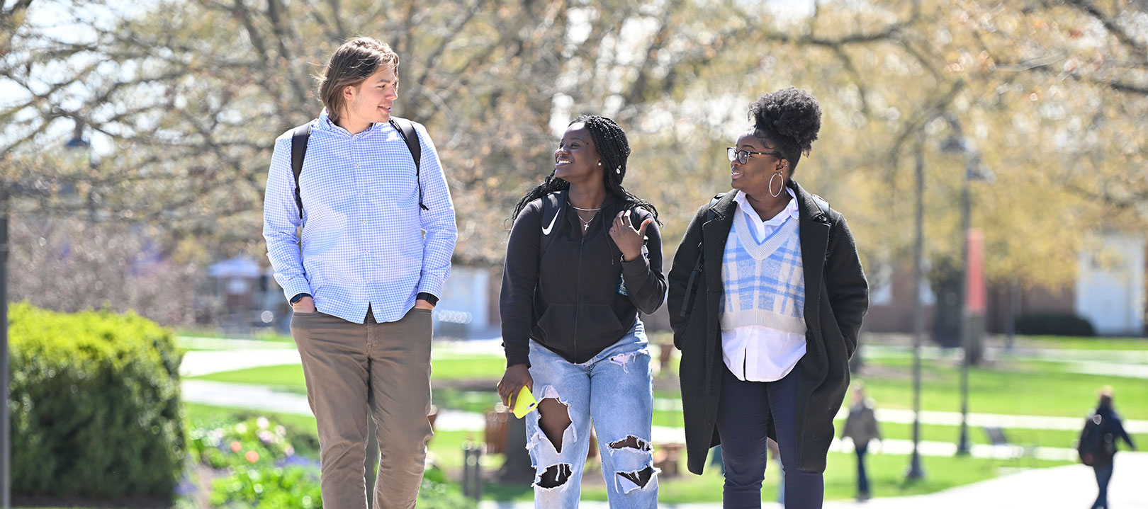 Transfer students messiah students walking.jpg