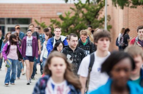Students walking outside on campus at Messiah University.